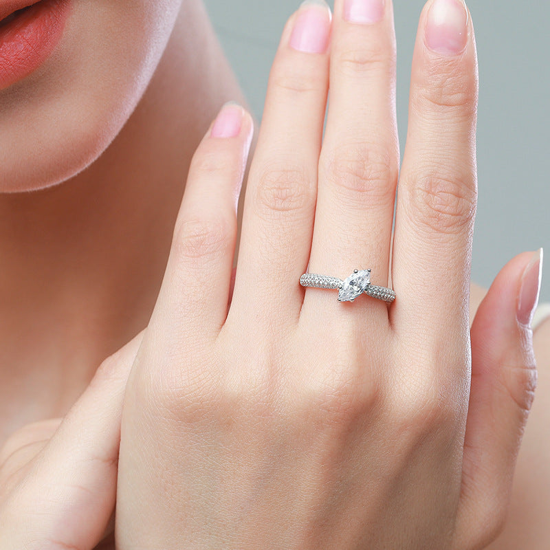 Sara's 925 Sterling Silver Light Luxury Diamond Ring